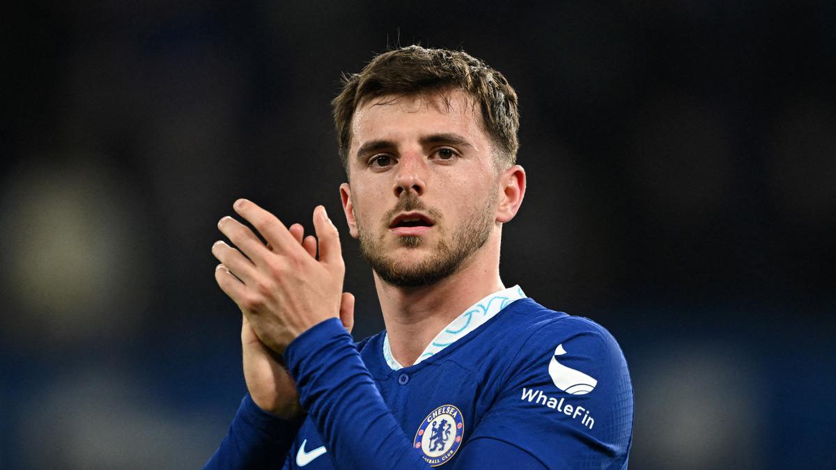 Mason Mount bids farewell to Chelsea fans ahead of Manchester United move