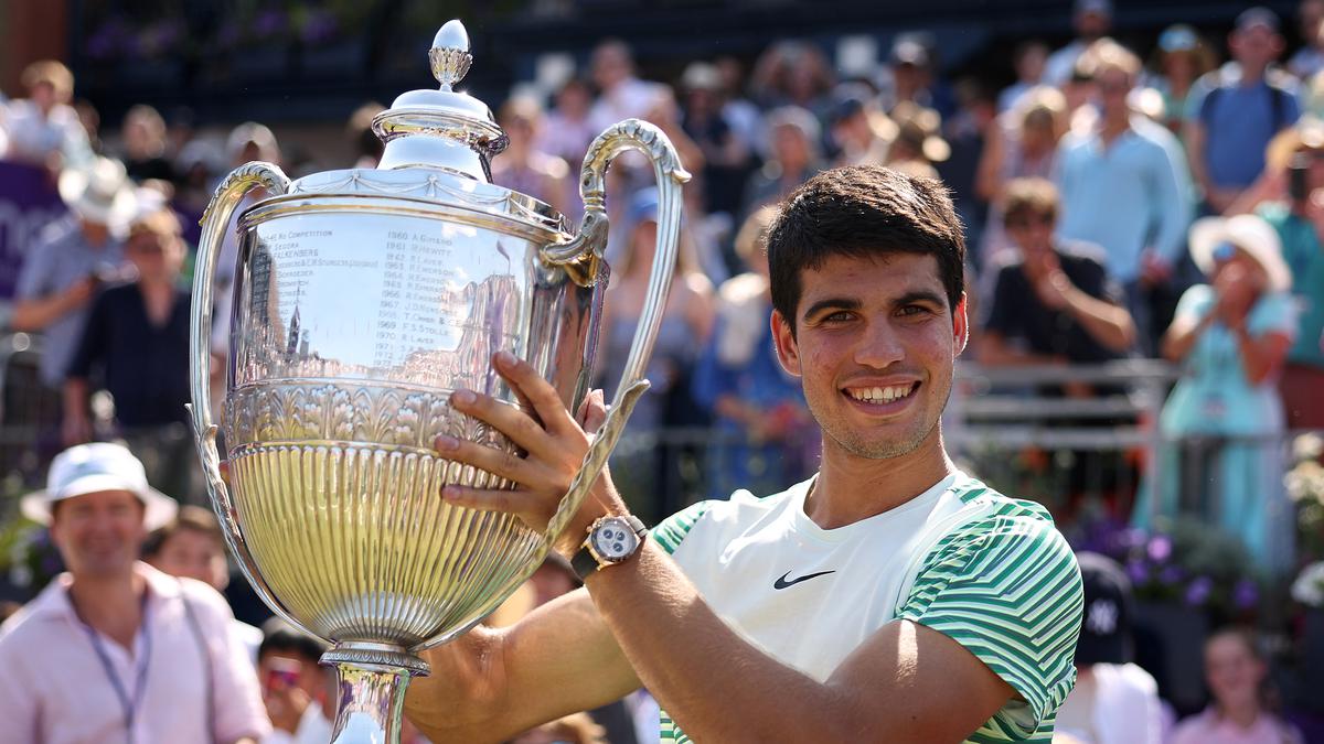 Alcaraz reclaims No. 1 ranking, ensures Wimbledon top seed spot with Queen’s title