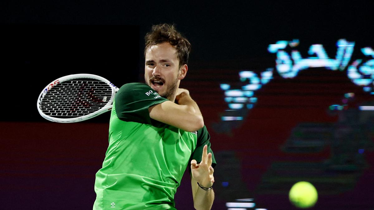 Medvedev begins Dubai title defense with win in first match since losing Australian Open final