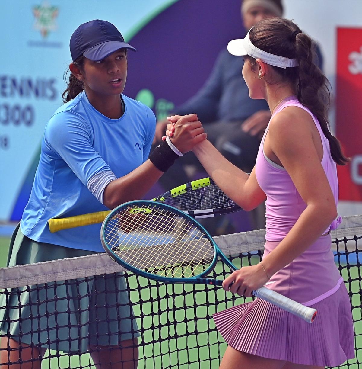 Maaya Rajeshwaran beat second seed Eleejah Inisan of France.