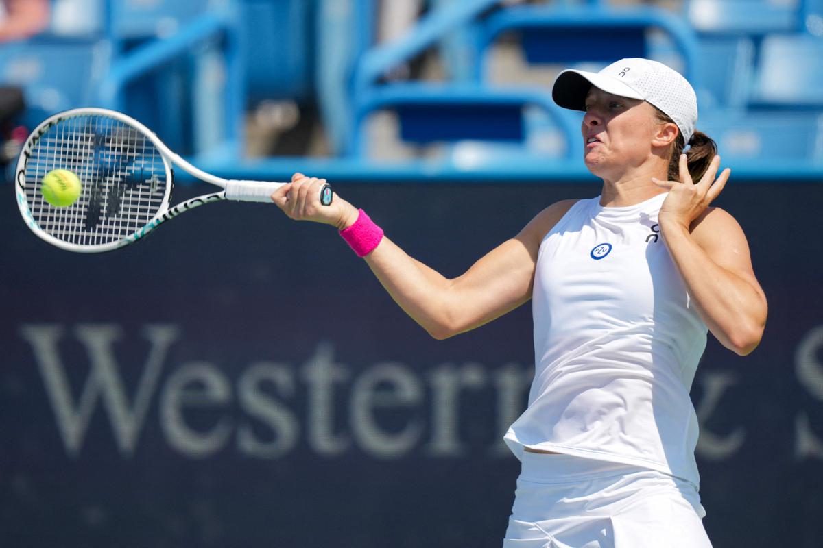 Swiatek vede Vondroušovou k postupu do semifinále v Cincinnati