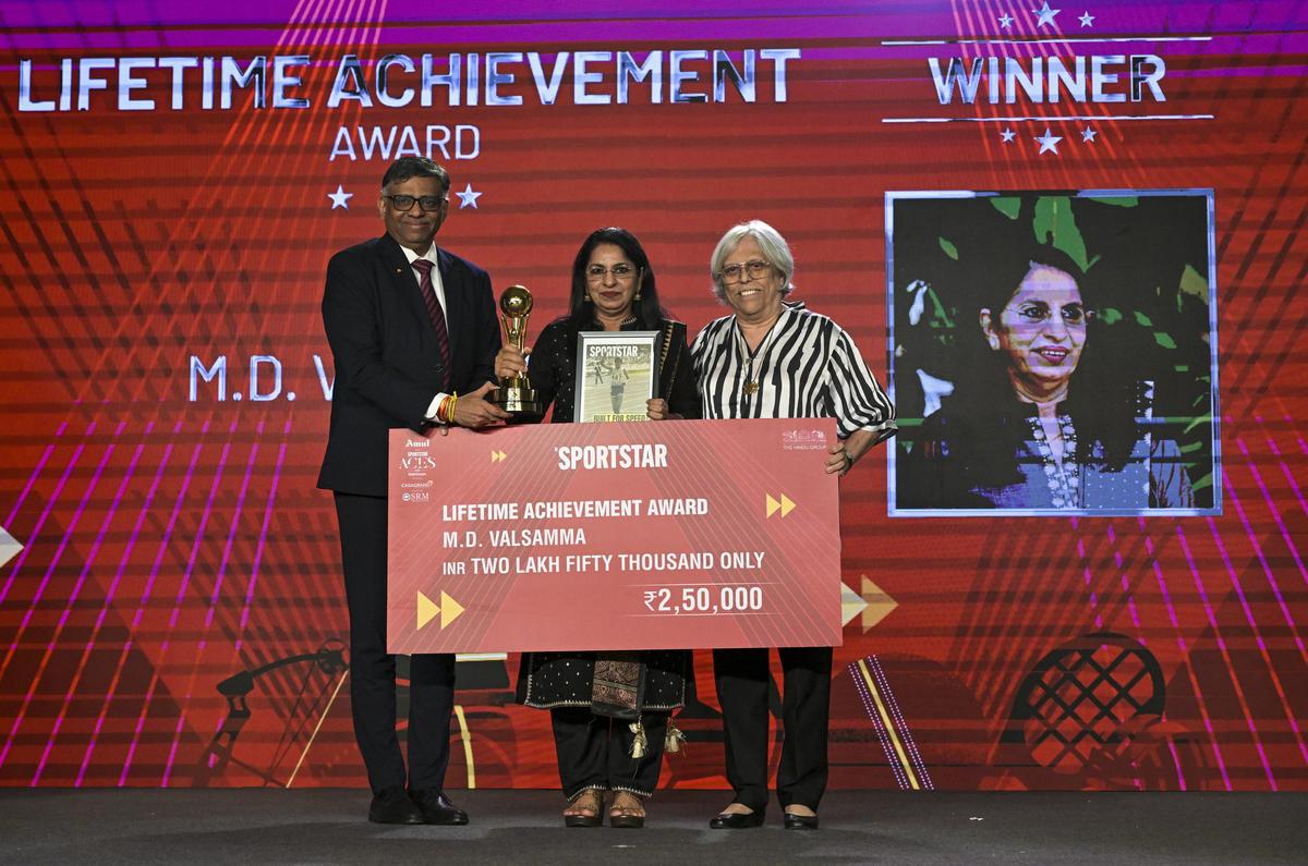 M.D. Valsamma received the Lifetime Achievement Award from Diana Edulji and Jayen Mehta (MD Amul) during Sportstar Aces awards held in Mumbai.