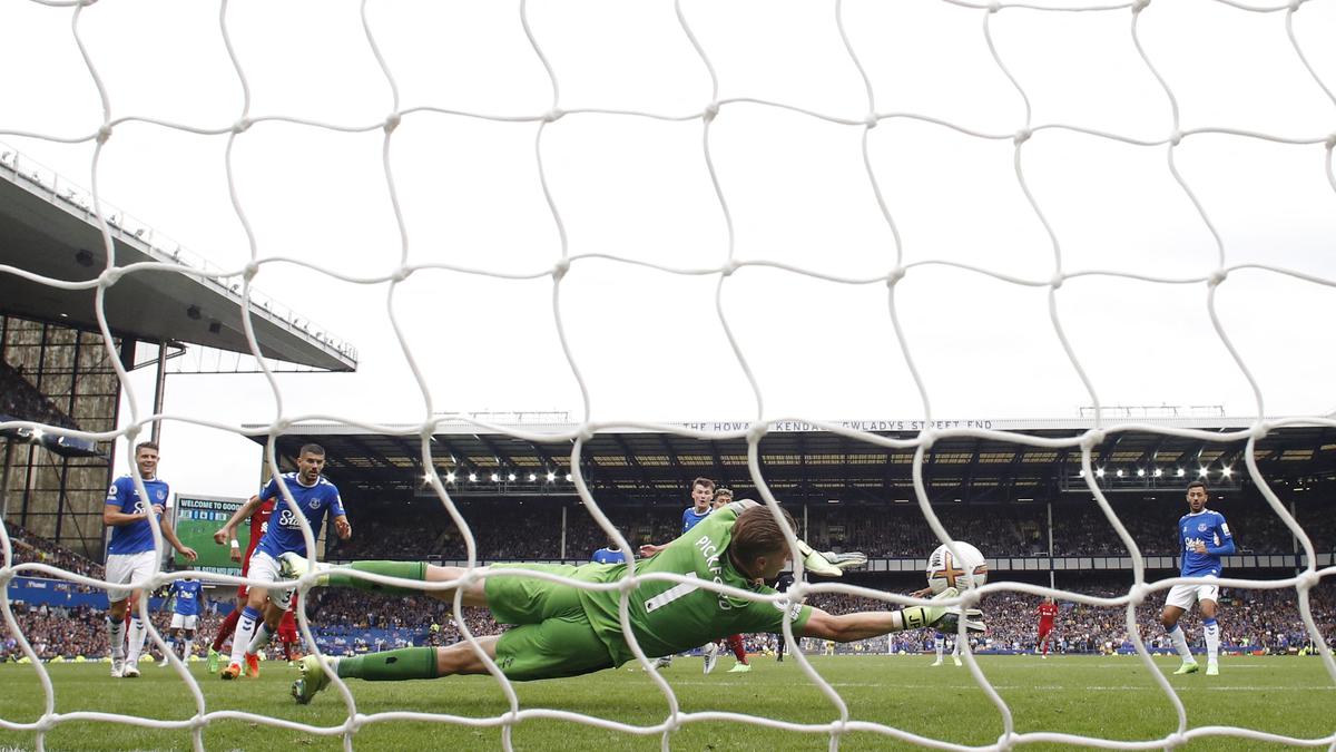 Premier League: Everton holds Liverpool 0-0; Pickford, Alisson shine in Merseyside derby