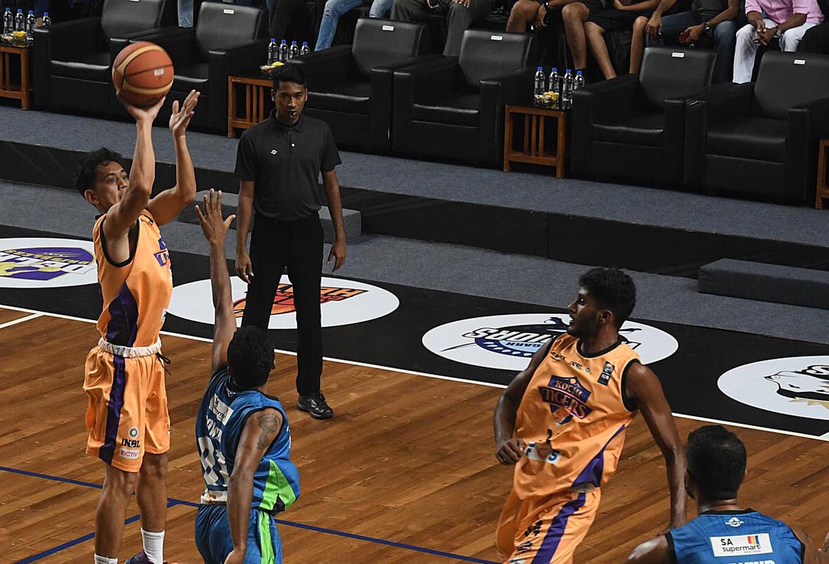 national-basketball-league-kochi-tigers-take-opening-leg-honours-despite-defeat-to-bengaluru-kings