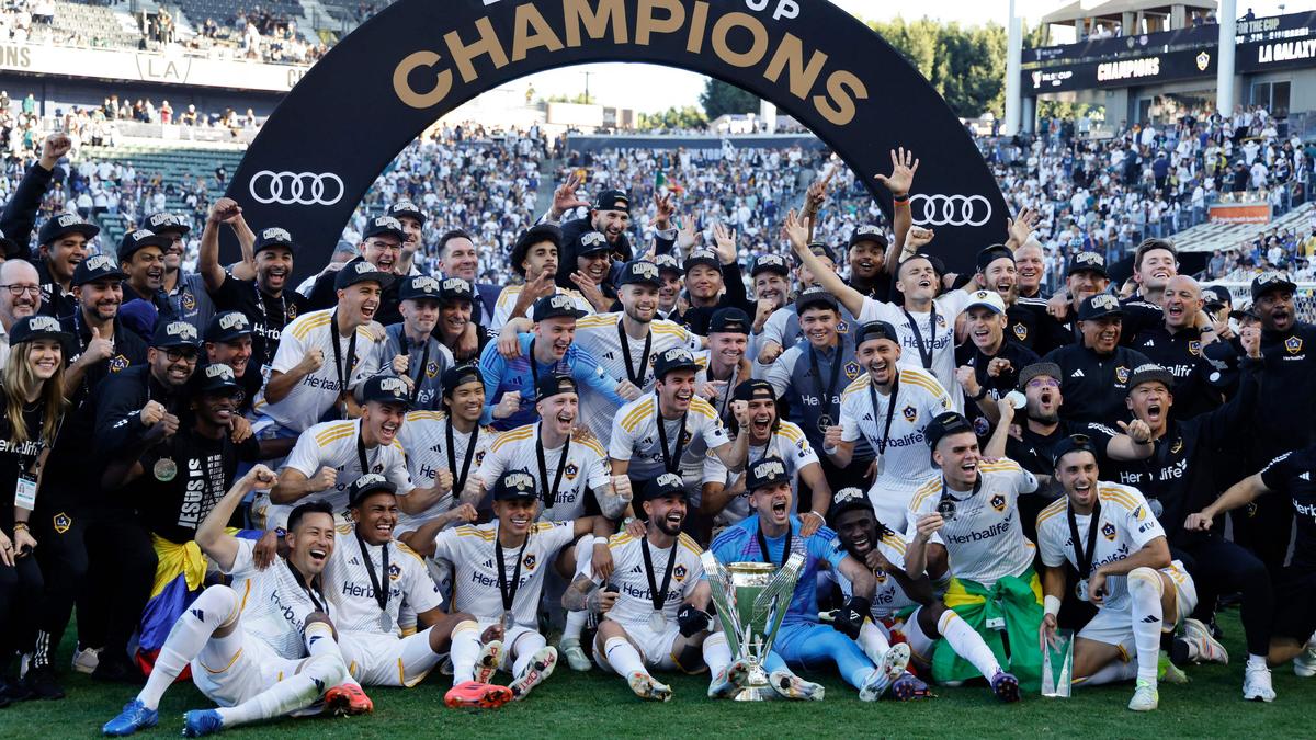 LA Galaxy wins MLS Cup after 10 years, beats New York Red Bulls 2-1 in final