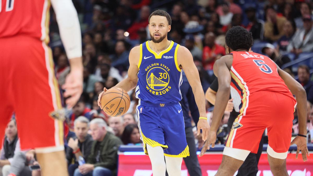 NBA roundup: Stephen Curry (42) guides Warriors past Pelicans