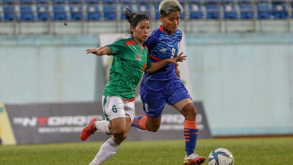 Women’s SAFF Championship 2022: India loses 0-3 to Bangladesh; still through to semifinals