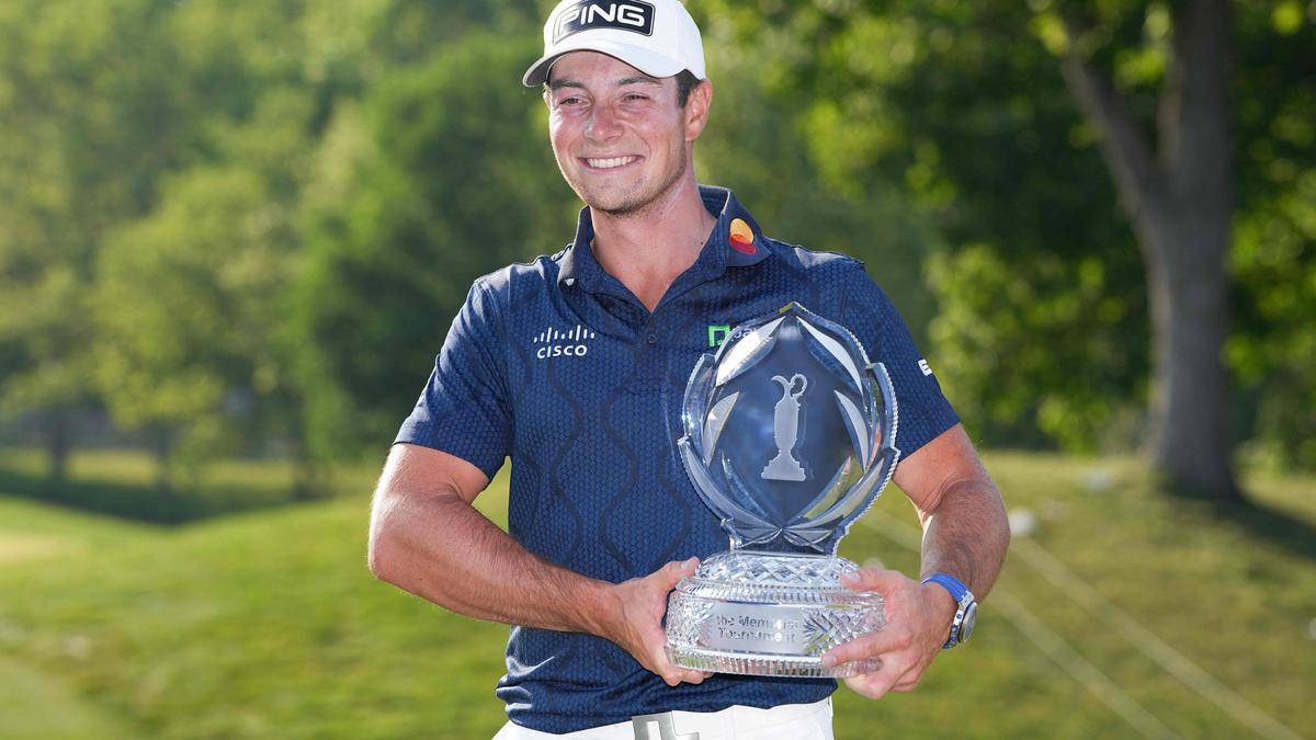 Hovland delivers clutch putts and wins Memorial in playoff