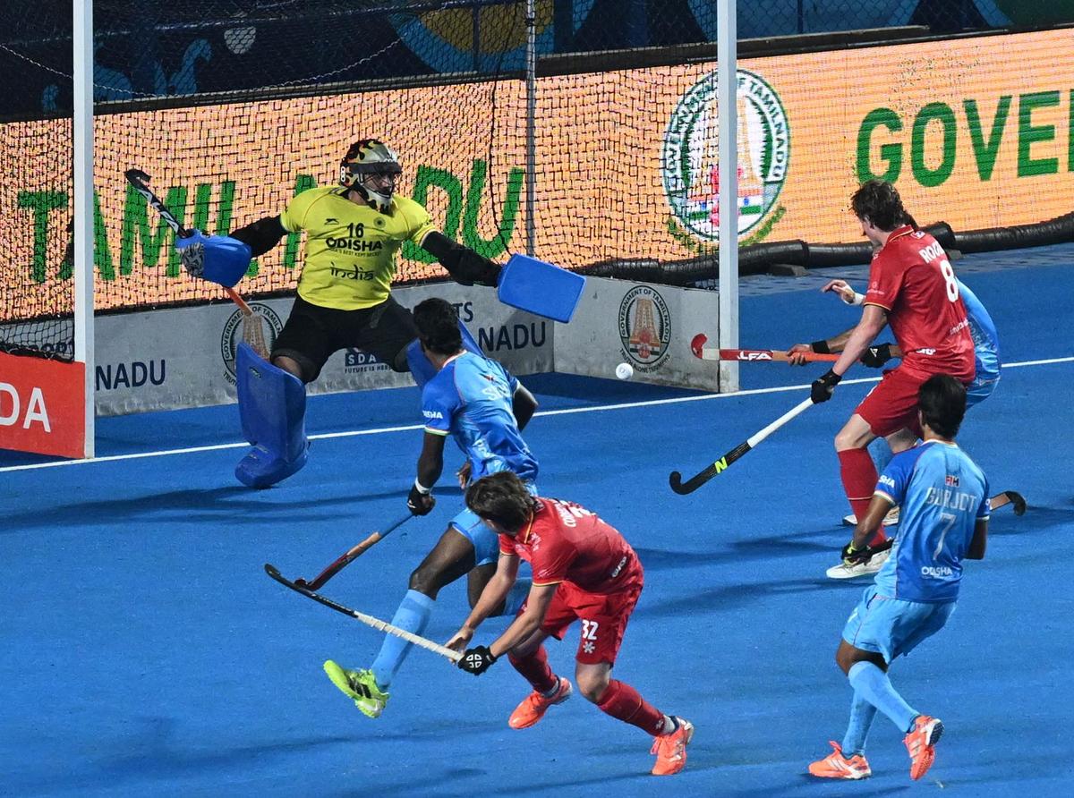 The Young Red Lions capitalised on a rapid restart near the midline, leading to the opening goal in the 13th minute.