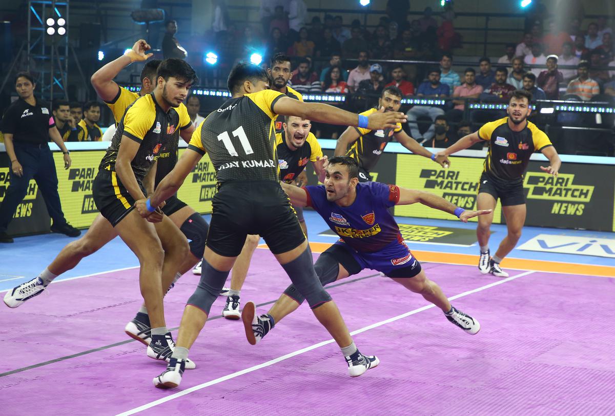 Jaipur Pink Panthers record hat-trick of victories, Dabang Delhi beat  Telugu Titans in PKL