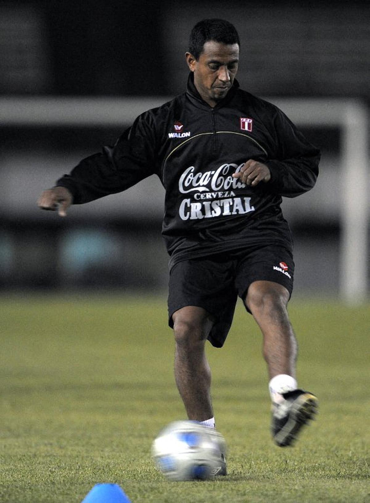 Newcastle United legend Nolberto Solano named as Pakistan coach - Sportstar