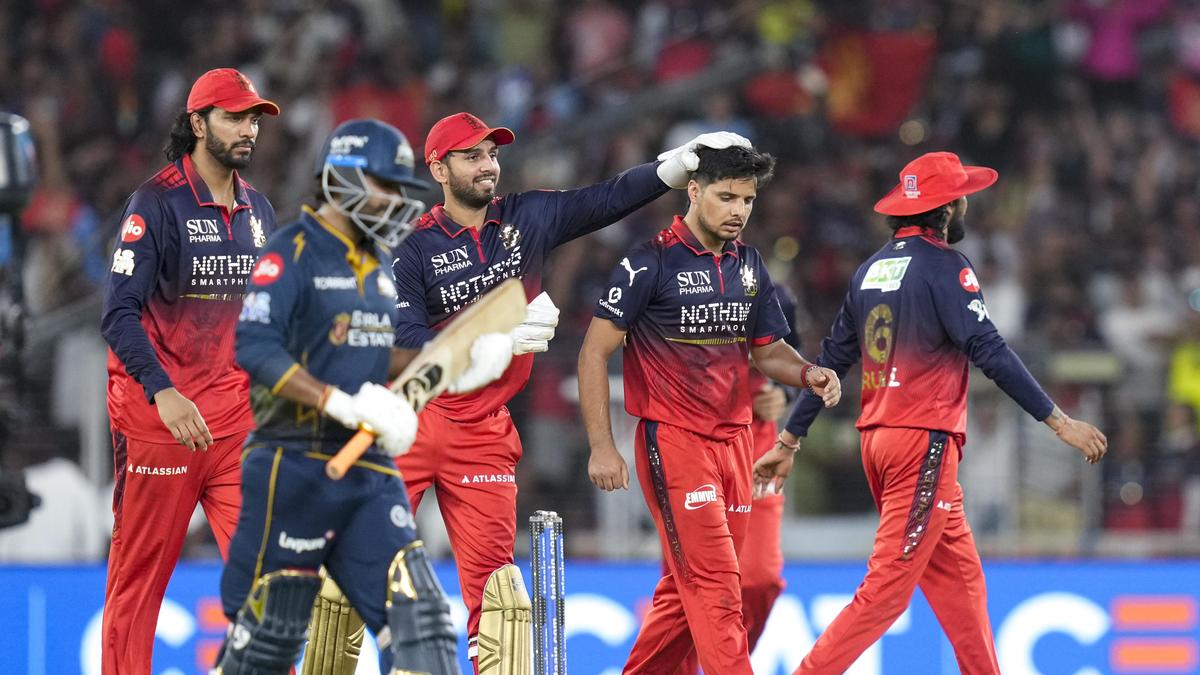 What is the lowest total defended in an IPL final?