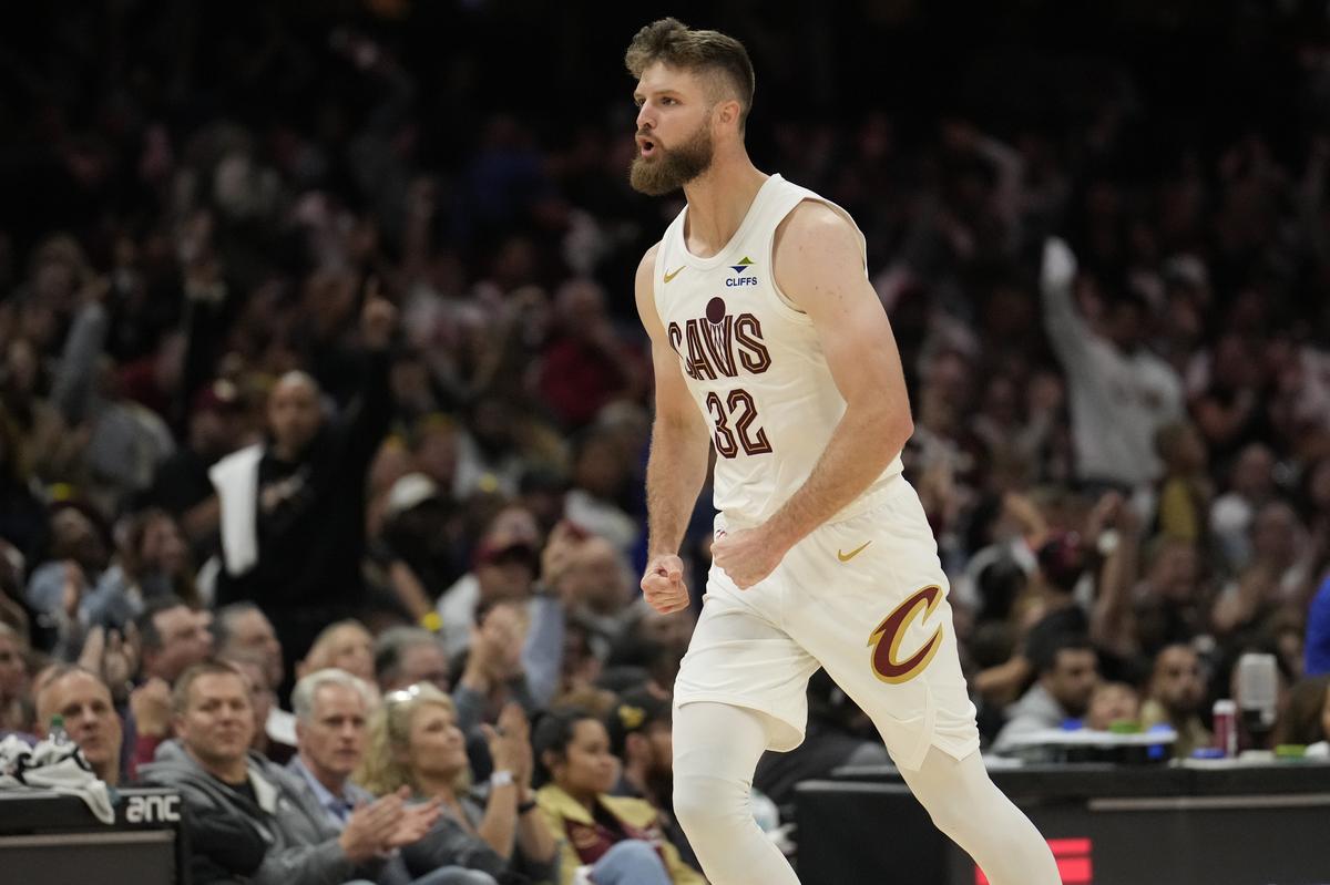 Cleveland Cavaliers forward Dean Wade (32) celebrates after hitting a 3-point basket.