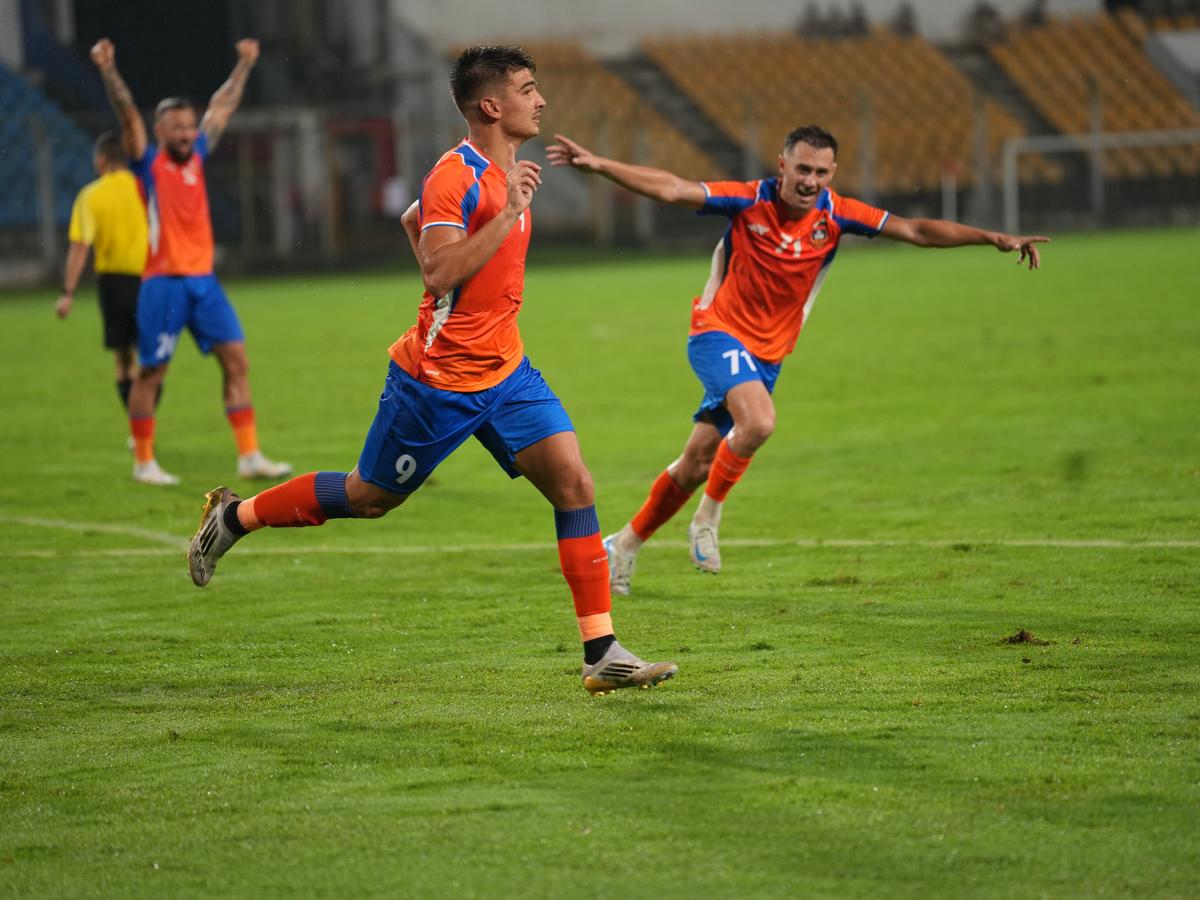 Siberio (no centro) celebra, marcando o segundo gol para o FC Goa, que provou ser o vencedor do Al Zeb na quarta -feira.