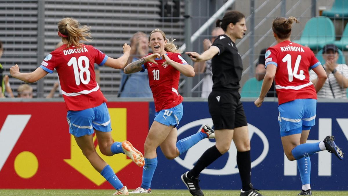 Czech women shocks Spain in 2-1 Euro qualifier win