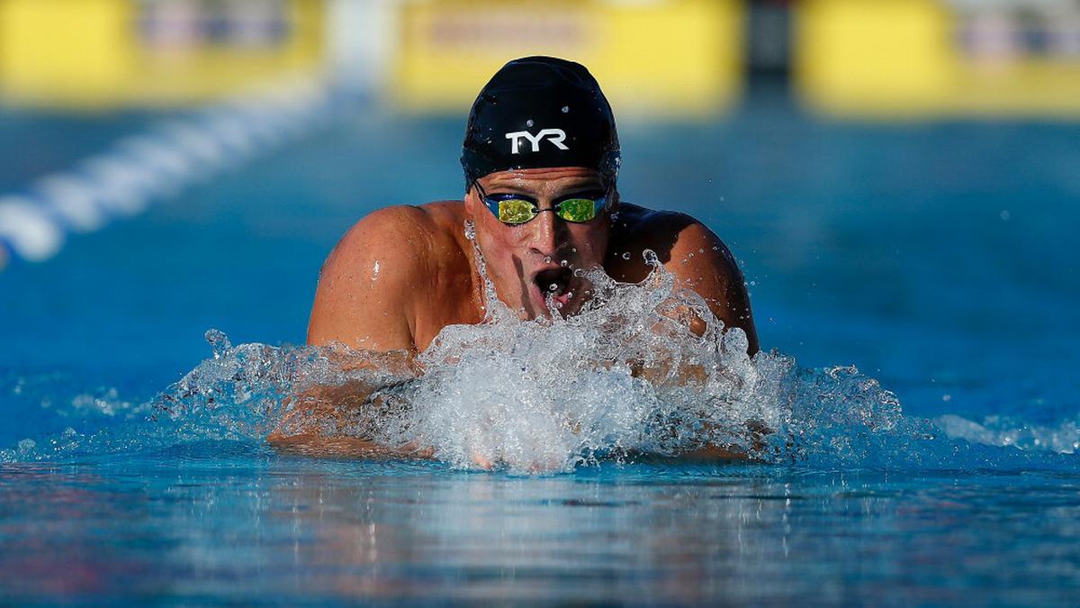 Ryan Lochte wins 200m medley title at US swimming championships