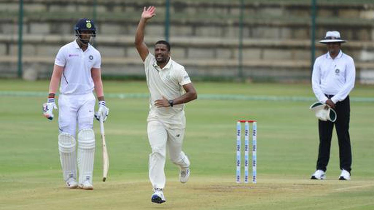 Vernon Philander: Spinners to hold the key during Tests