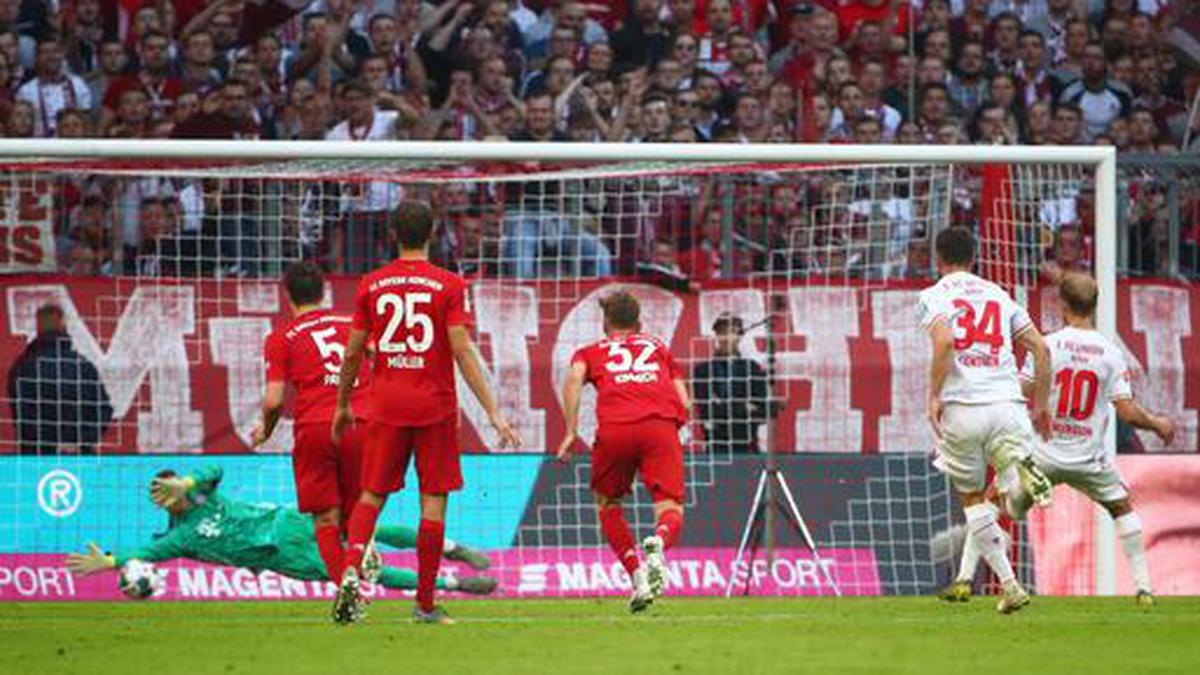 Lewandowski on target again as Bayern goes back on top