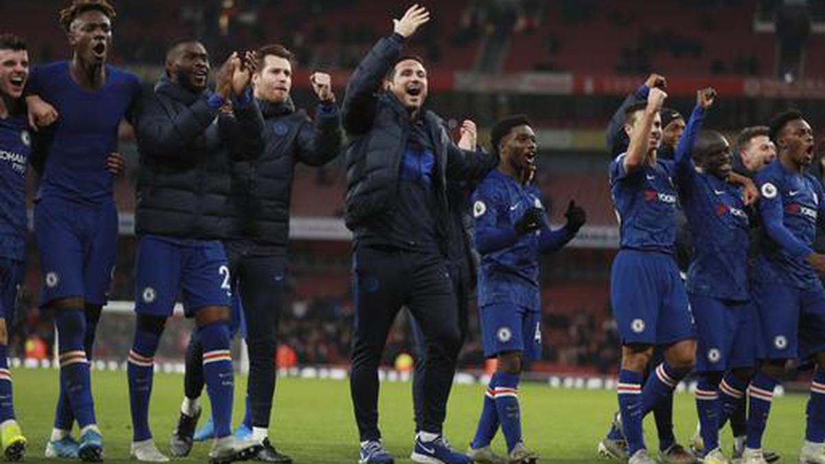 Chelsea comes back to beat Arsenal 2-1 in London derby