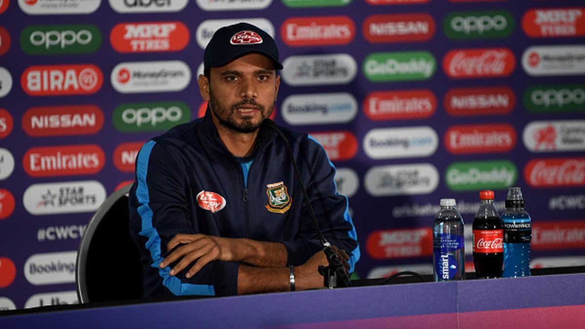 Mashrafe Mortaza gives up Bangladesh contract riches