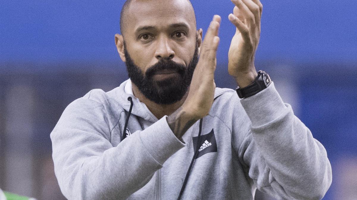 Thierry Henry kneels for 8 minutes, 46 seconds at MLS game