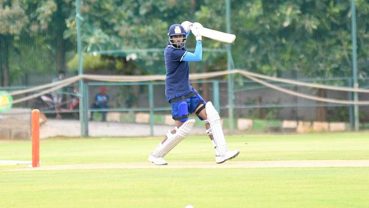 Ranji Trophy: Debutant Yuvraj picks fifer, Railways stay in the game against Karnataka