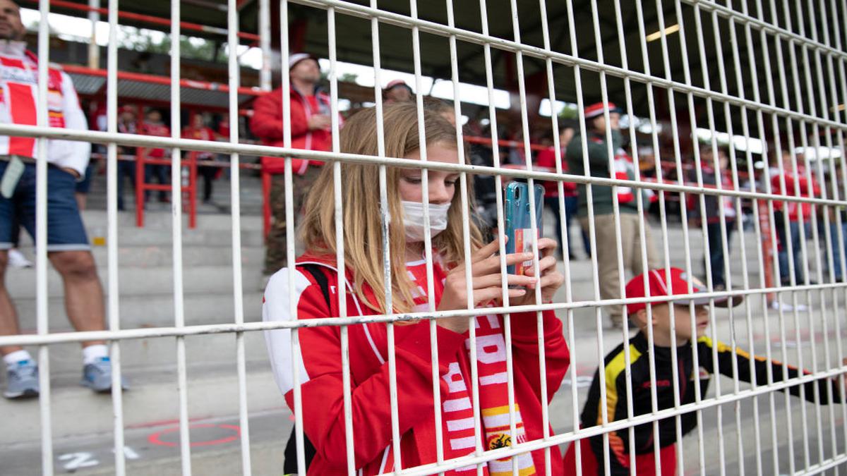 Some fans allowed back in Bundesliga stadiums from weekend- source