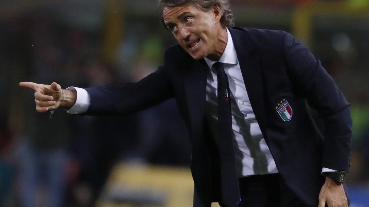 Italy manager Mancini names 41-man squad amid COVID-19 concerns - Football News