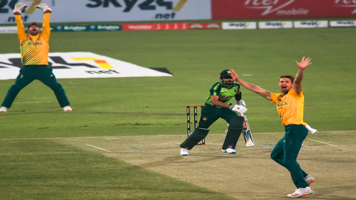 cricket PAK vs SA Pretorious claims record figures as SA clinch six-wicket win over Pakistan