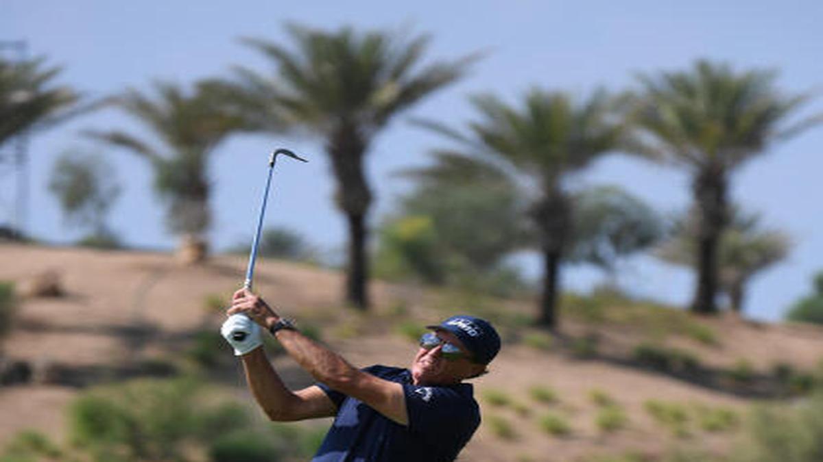 Phil Mickelson returns to seniors with appearance in Arizona