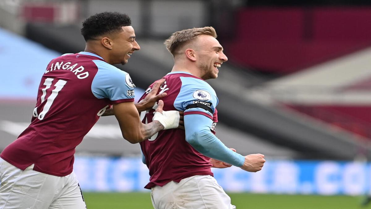 Lingard double fires West Ham back into top four