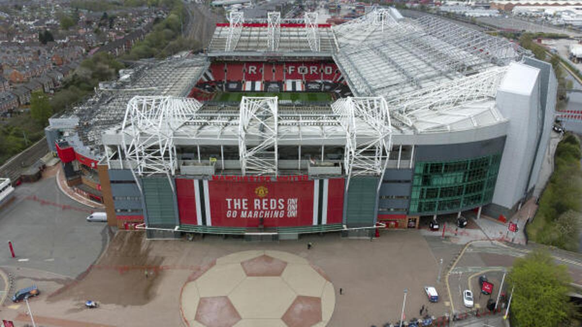 Protesters gain access to Manchester United training ground