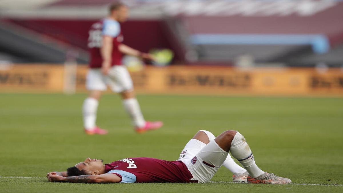 West Ham's top-four hopes dented by loss to Everton