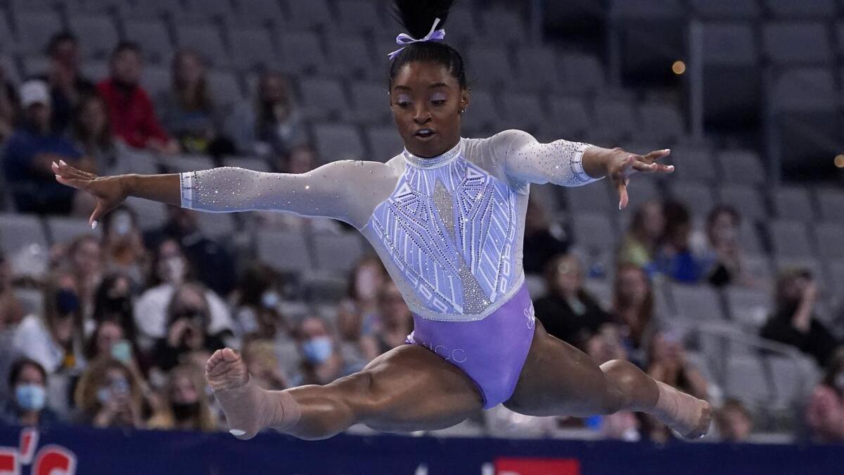 Simone Biles leads at U.S. Championships, primed for seventh national ...