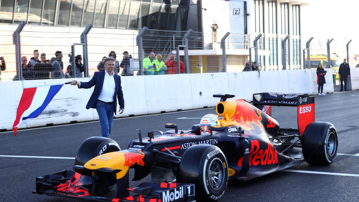 Dutch F1 Grand Prix asks fans to cycle to track in the dunes