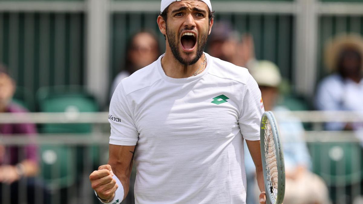 Wimbledon Berrettini cruises into quarterfinals with straight sets win