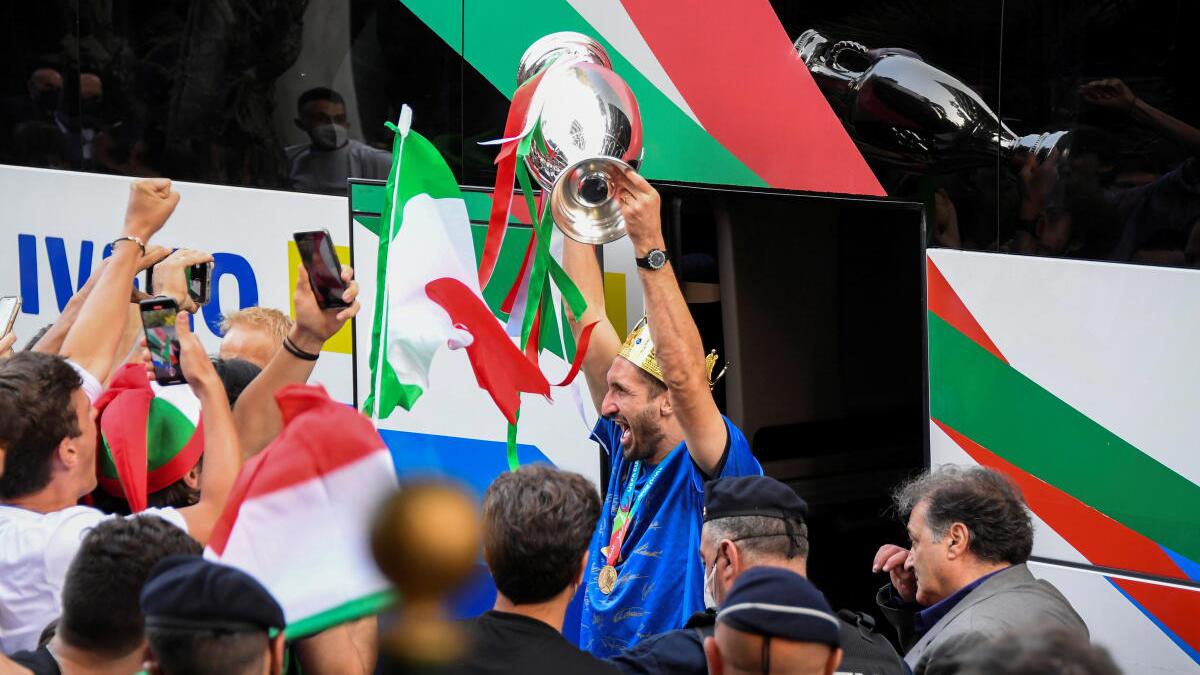 Euro 2020: Champion Italy returns to Rome with trophy