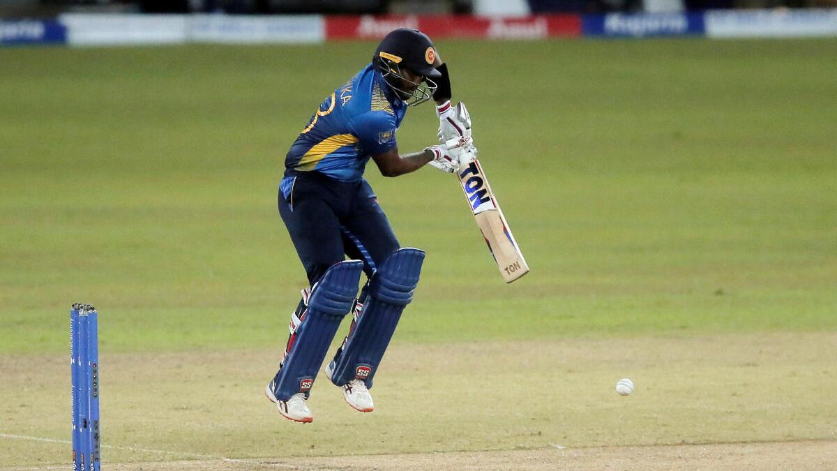 India vs Sri Lanka 3rd ODI Highlights: Fernando fifty helps Sri Lanka beat India by 3 wickets; Dhawan's boys win series 2-1