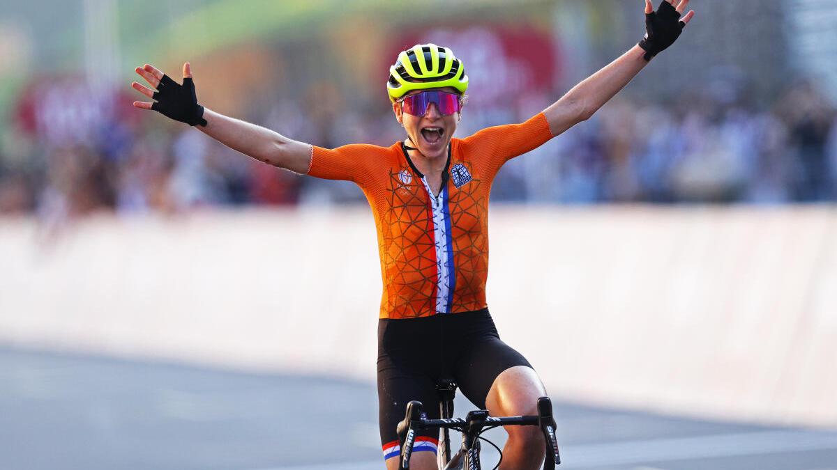 Tokyo Olympics women's road cycling race final: Confused Dutch Van Vleuten later realises she finished second