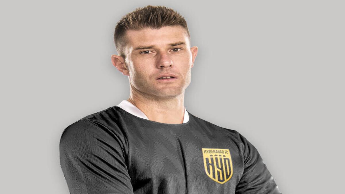 ISL 2021-22: Hyderabad FC completes the signing of Spanish defender Juanan