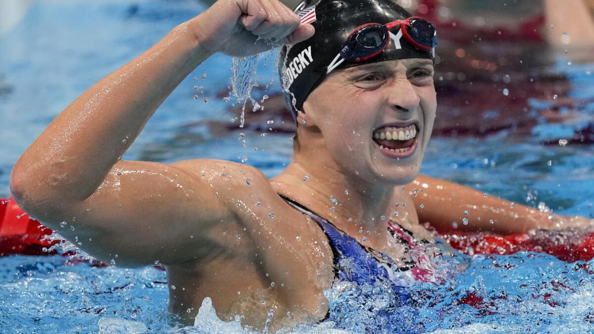 America's Katie Ledecky wins 1500m freestyle, gets sixth career gold