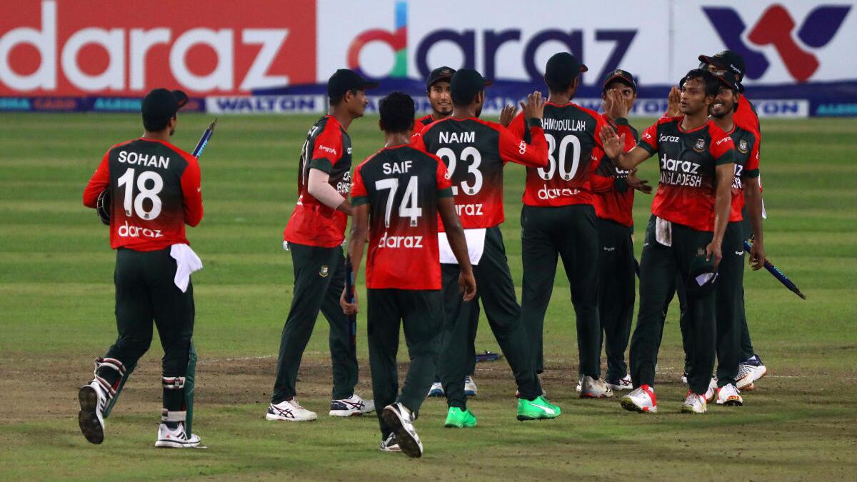 Bangladesh thrashes Australia by 60 runs, wins T20 series 4-1