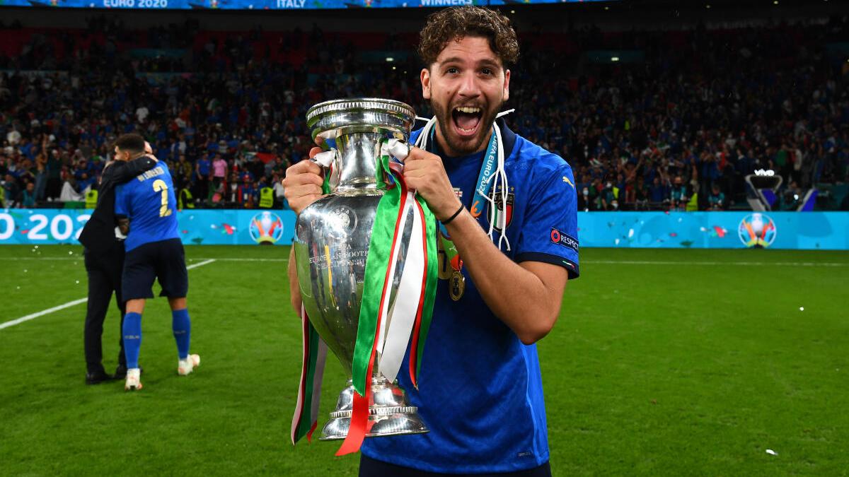 Italy Euro 2020 star Locatelli completes Juventus move