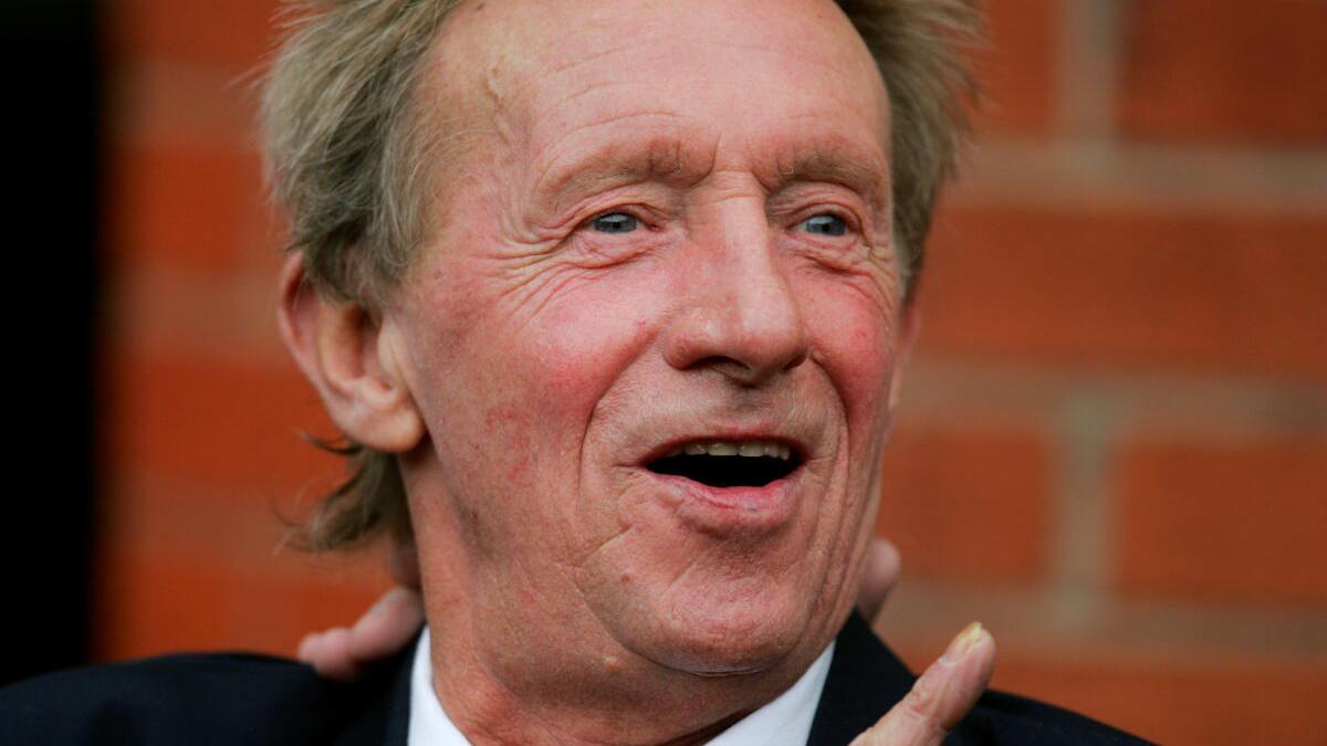 Manchester United legend Denis Law diagnosed with mixed dementia