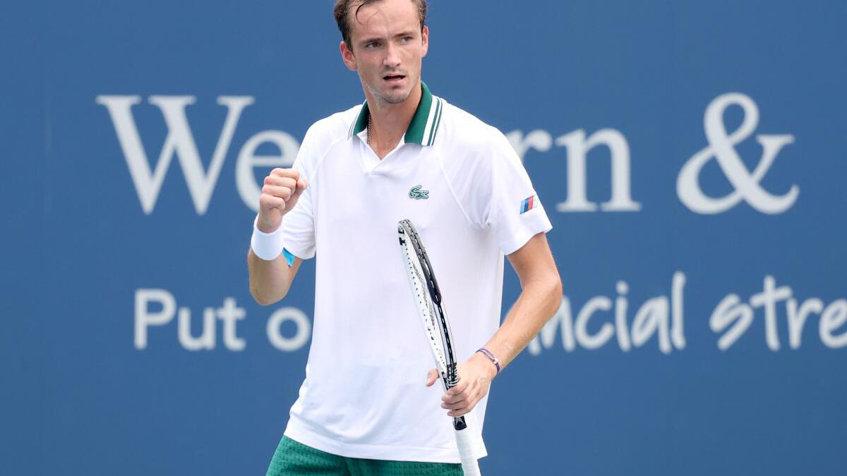 Daniil Medvedev advances to Cincinnati Masters quarterfinals