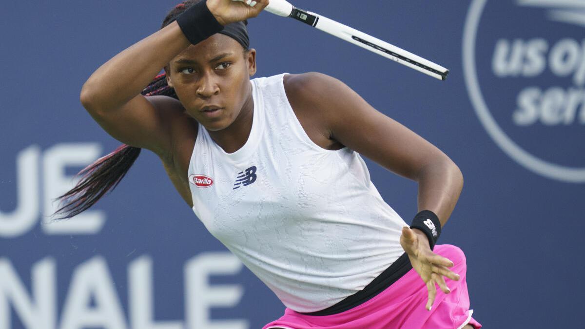 Coco Gauff battles past Linette to advance at the US Open