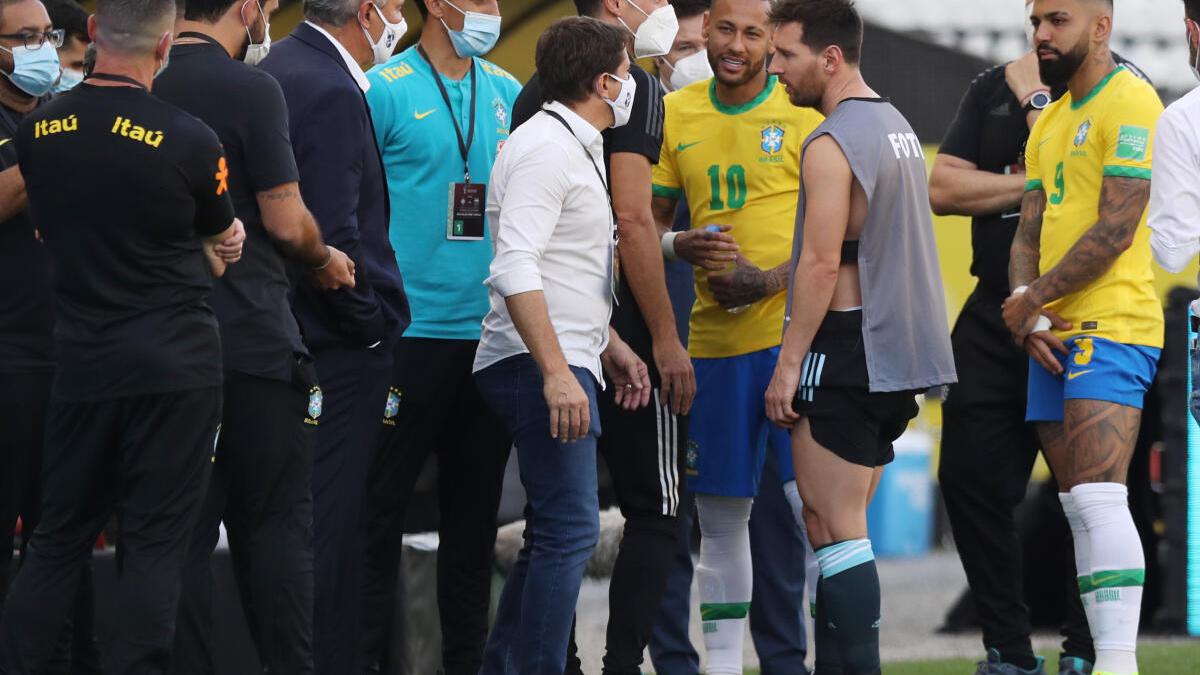 FIFA chief labels Brazil postponement "crazy", Spurs set to fine players