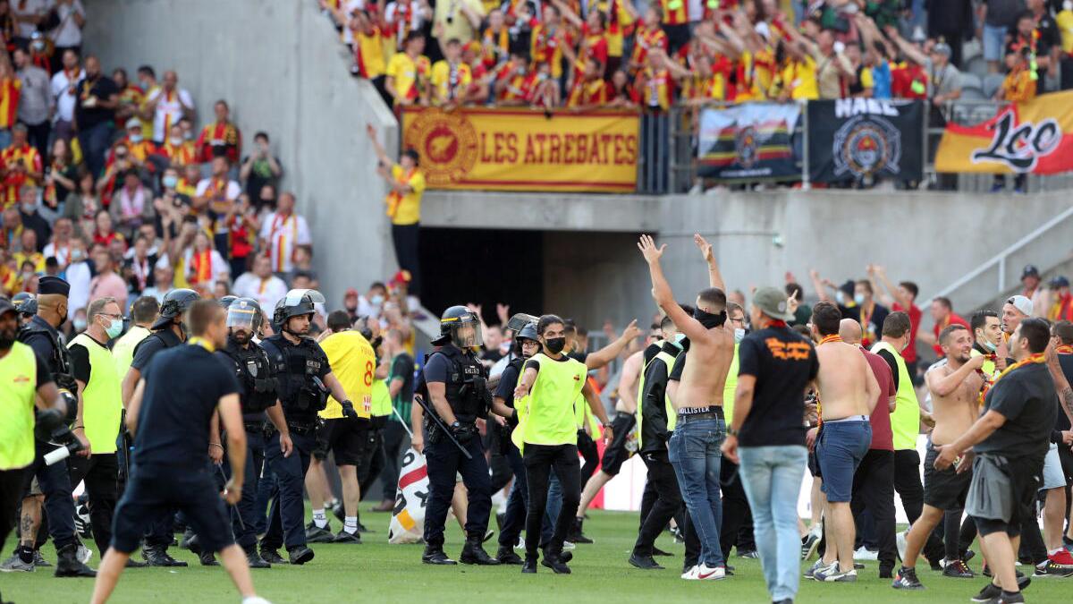 Ligue 1: Lens to play in empty stadium following fan violence