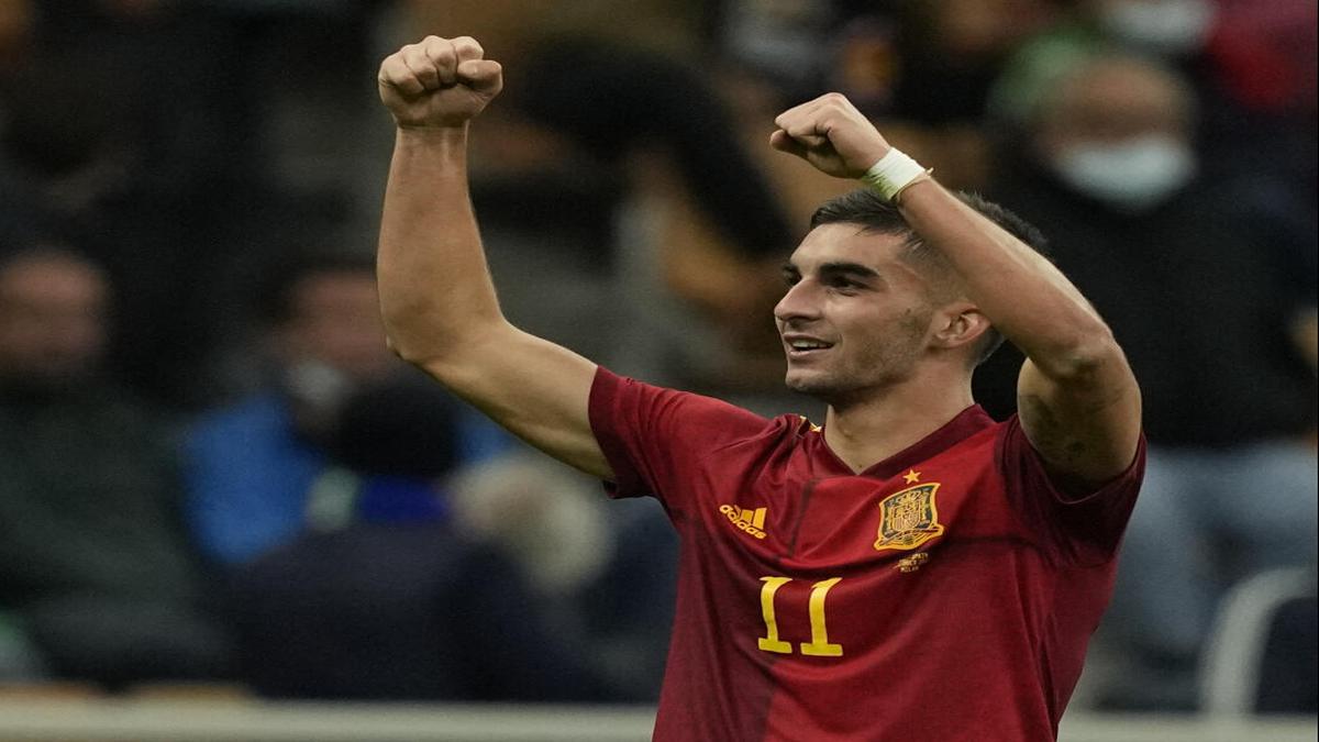 Spain ends Italy's winning streak to reach Nations League final