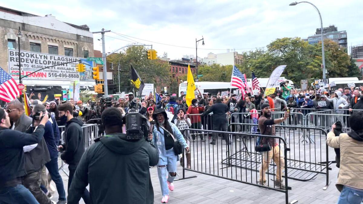 NBA: Protesters show support for Irving's vaccine stance ahead of Nets vs Hornets